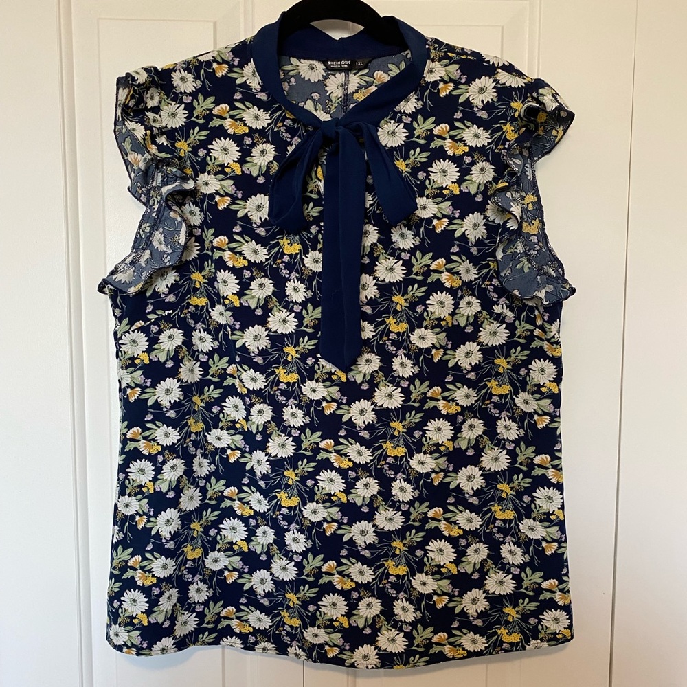 🎉 5/$30 - Shein Curve blouse
